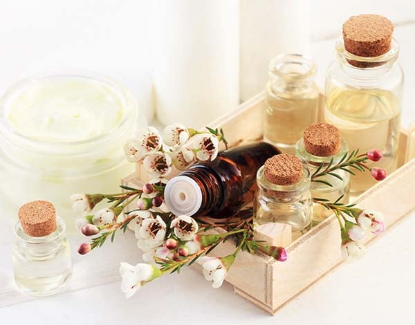 Natural vs. Synthetic Fragrances